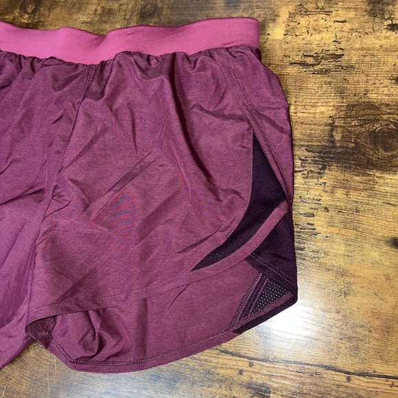 Under Armour Women's Training/Running Shorts Built‎ in Panty XS Purple NWT - Picture 3 of 5